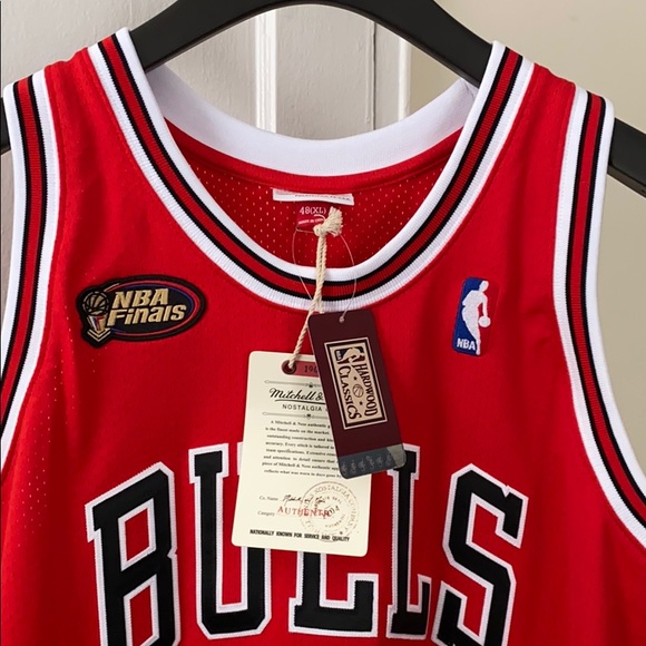 Chicago Bulls Jersey - Picture 5 of 7